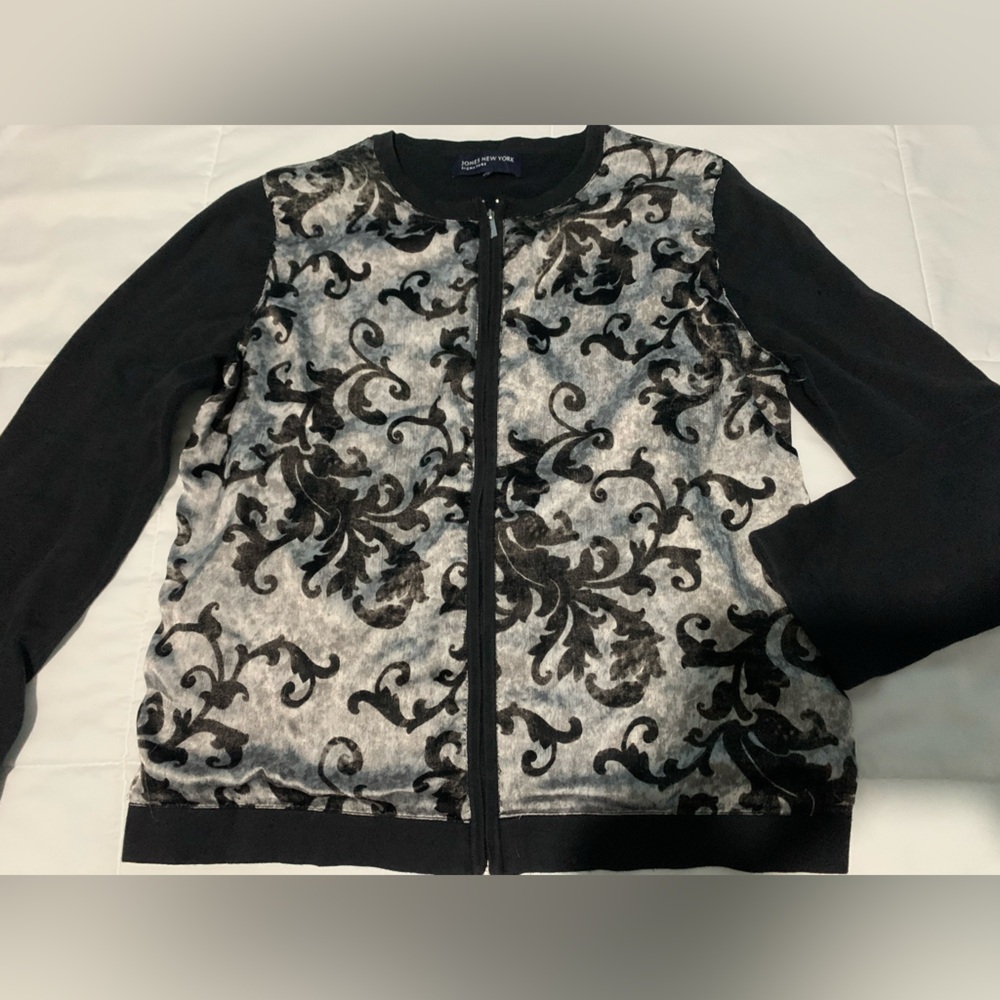 Jones New York Black and Gray Patterned Sweater